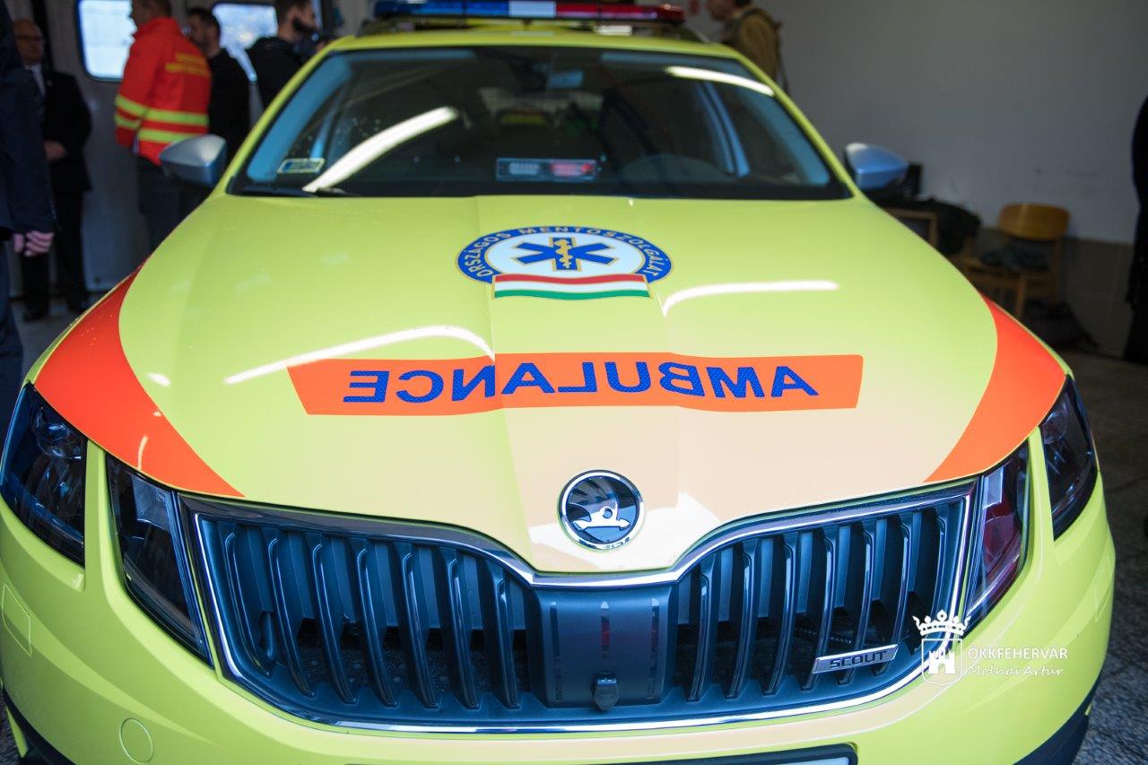 Világszínvonalú mentőorvosi autó állt szolgálatba Székesfehérváron